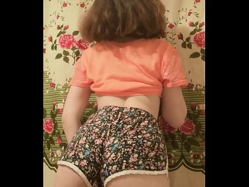 ❤️ Seksi enom bayek stripping mati dheweke kathok cendhak ing kamera ️❌ Porno ing kita  ️❤